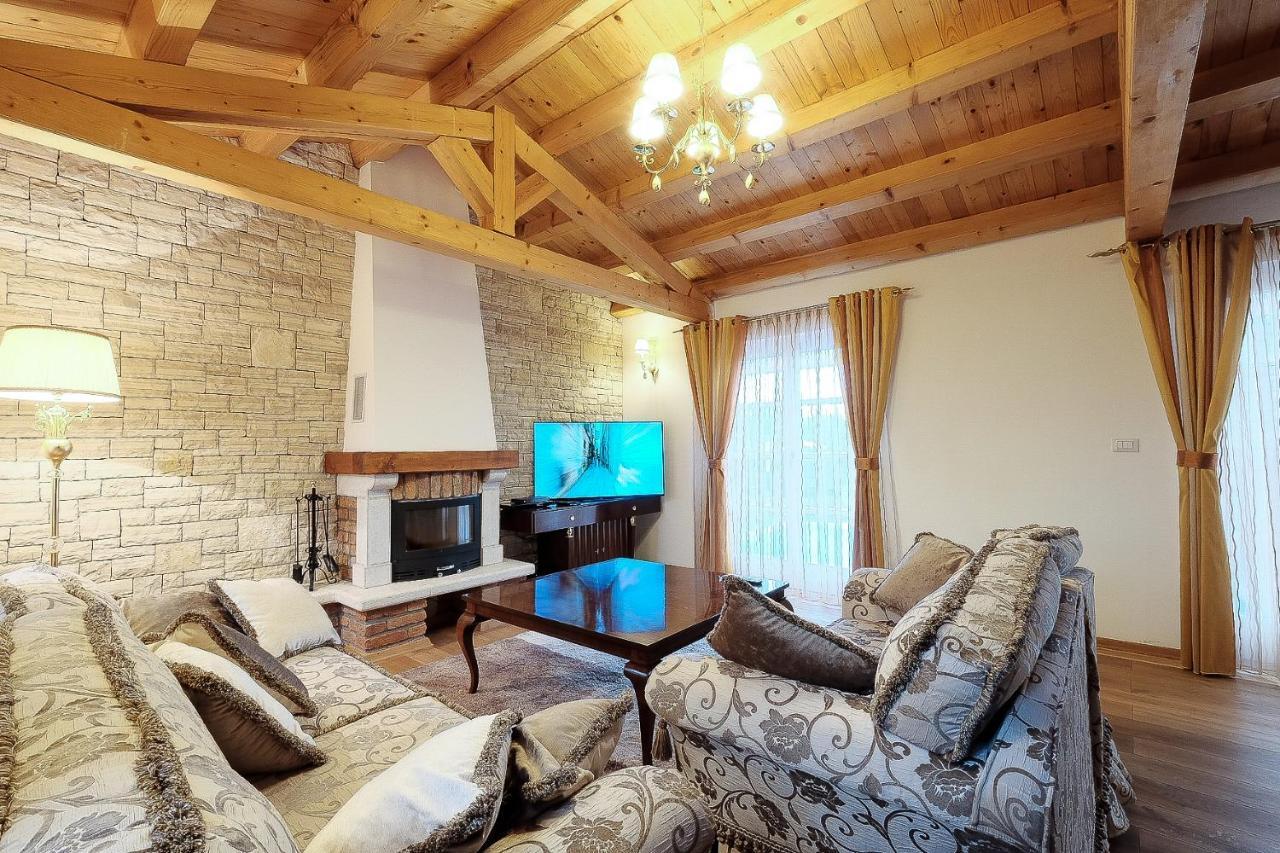 פורץ Luxury Villa Le Rose מראה חיצוני תמונה